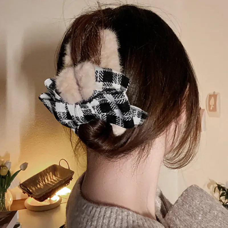 大きめリボンヘアクリップまとめ髪秋冬