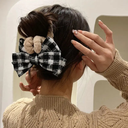 大きめリボンヘアクリップまとめ髪秋冬